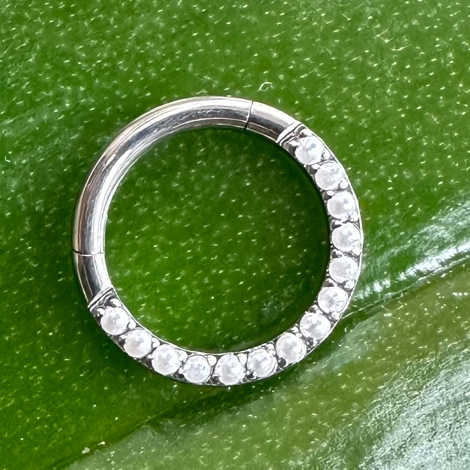 T106-CLICKER FRONTAL PEARL