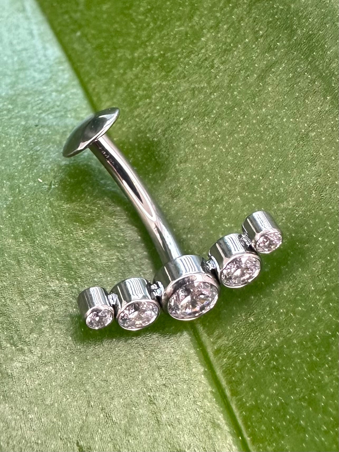FLOATING NAVEL DOTS-T127