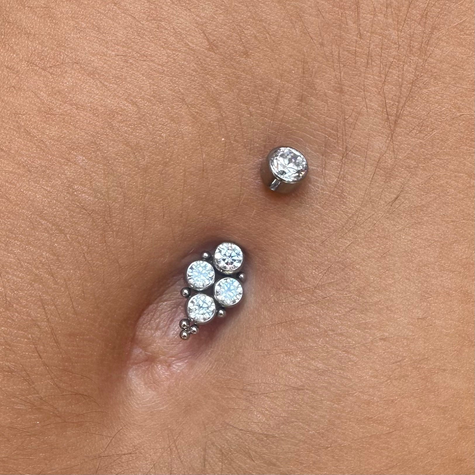 T099-NAVEL DUBAI